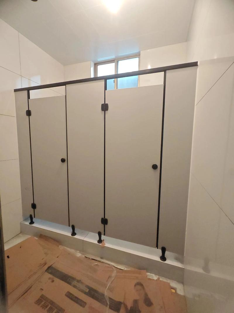 专业定制无锡公共卫生间隔断，打造安全、美观、实用的空间