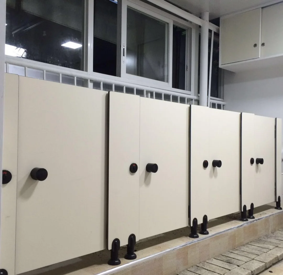 学校卫生间隔断 环保防潮，守护学生安全