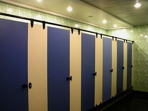 福州卫生间隔断如何选材 实用指南与常见选项